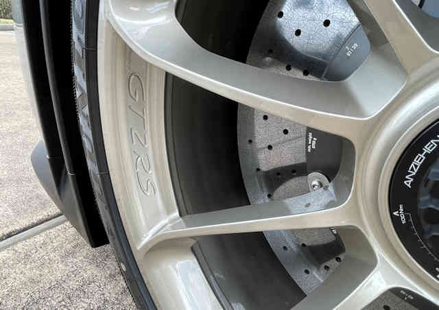 2018 Porsche 911 GT2 RS GT Silver Metallic / Black