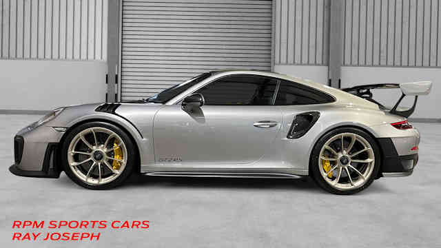 2018 Porsche 911 GT2 RS GT Silver Metallic / Black