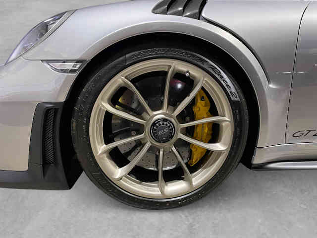 2018 Porsche 911 GT2 RS GT Silver Metallic / Black
