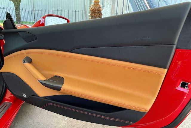 2019 Ferrari 488 Spider Rosso Corsa / Beige Tradizione