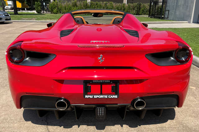 2019 Ferrari 488 Spider Rosso Corsa / Beige Tradizione